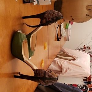 Green and leopard Aubrey Brooke shoes 7.5 M